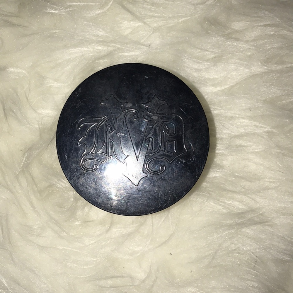 Kat Von D Translucent Powder